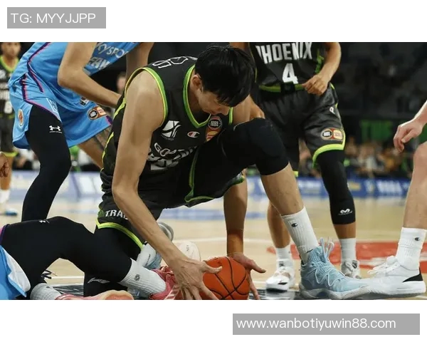 周琦内线强攻首开记录展现实力随即再度发力制造杀伤 周琦内线强攻首开记录展现实力随即再度发力制造杀伤