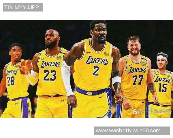 湖人训练场景曝光斯玛特紧逼八村里夫斯全力防守展现团队默契