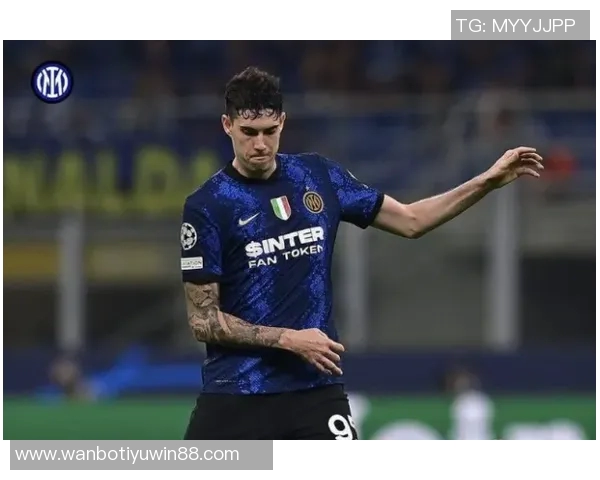 马卡分析吉梅内斯复出后防线组合的稳定性与潜力